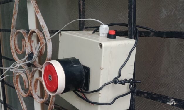 Smart Water Tank Overflow Alarm System